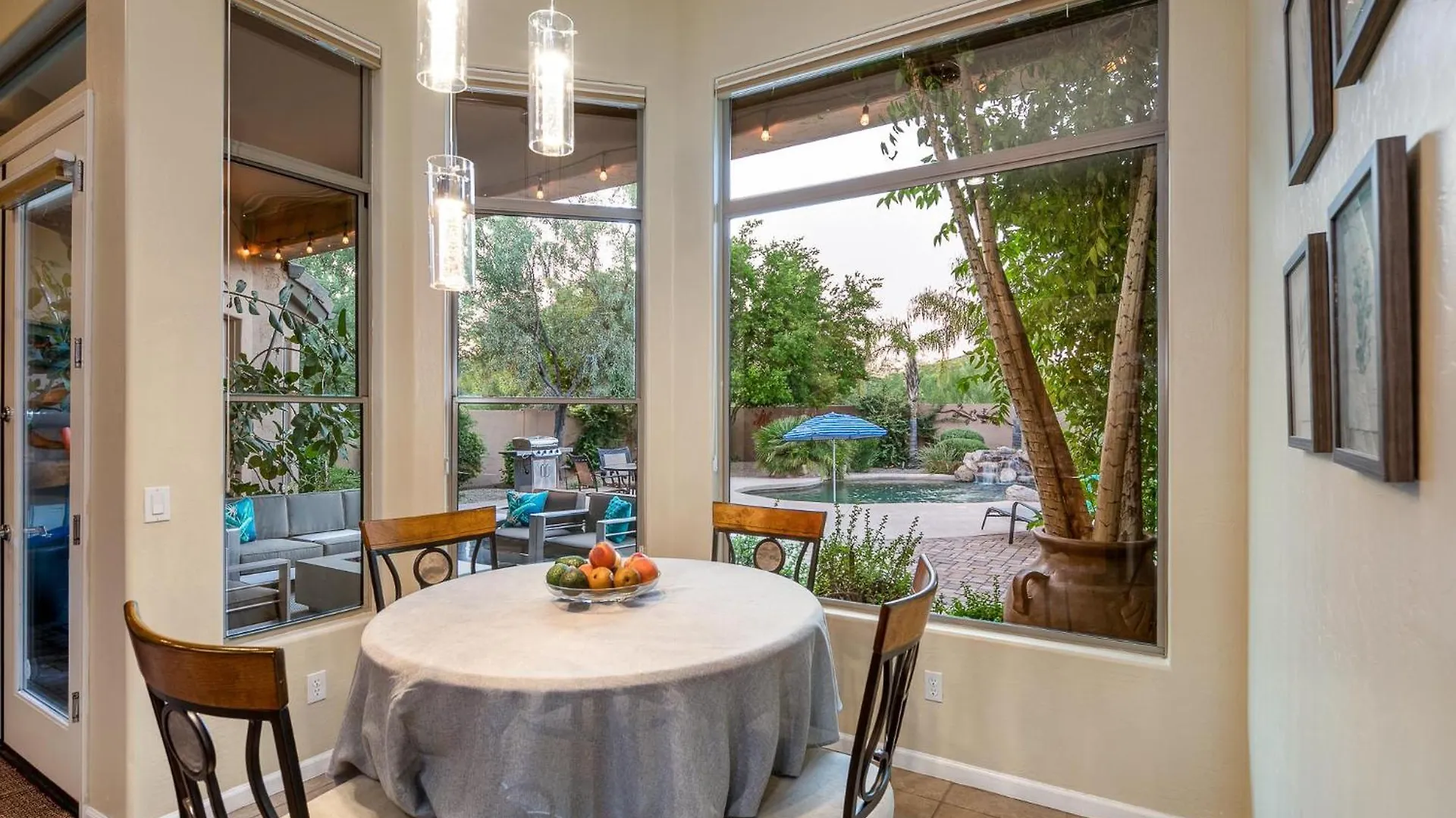 Phoenix Vacation Rentals 0*,